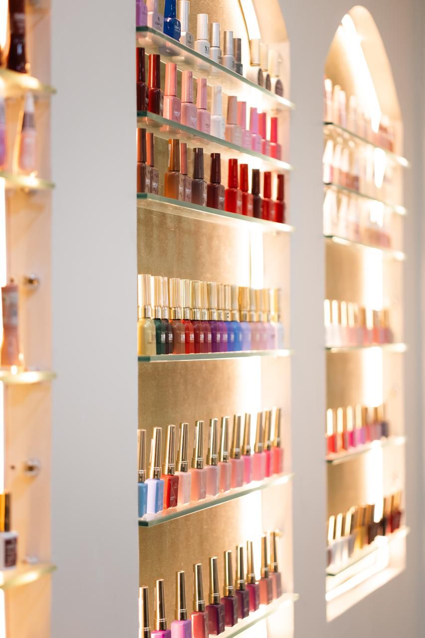 Prateleira de esmaltes Lumar